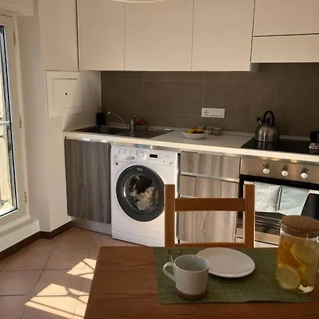 Light House: Luce E Charme In Un Piccolo Faro * Trieste