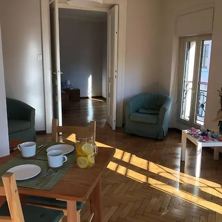 Light House: Luce E Charme In Un Piccolo Faro Trieste