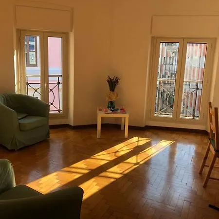 Light House: Luce E Charme In Un Piccolo Faro Apartment