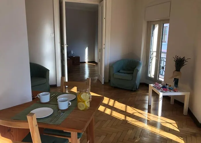 Light House: Luce E Charme In Un Piccolo Faro Terst